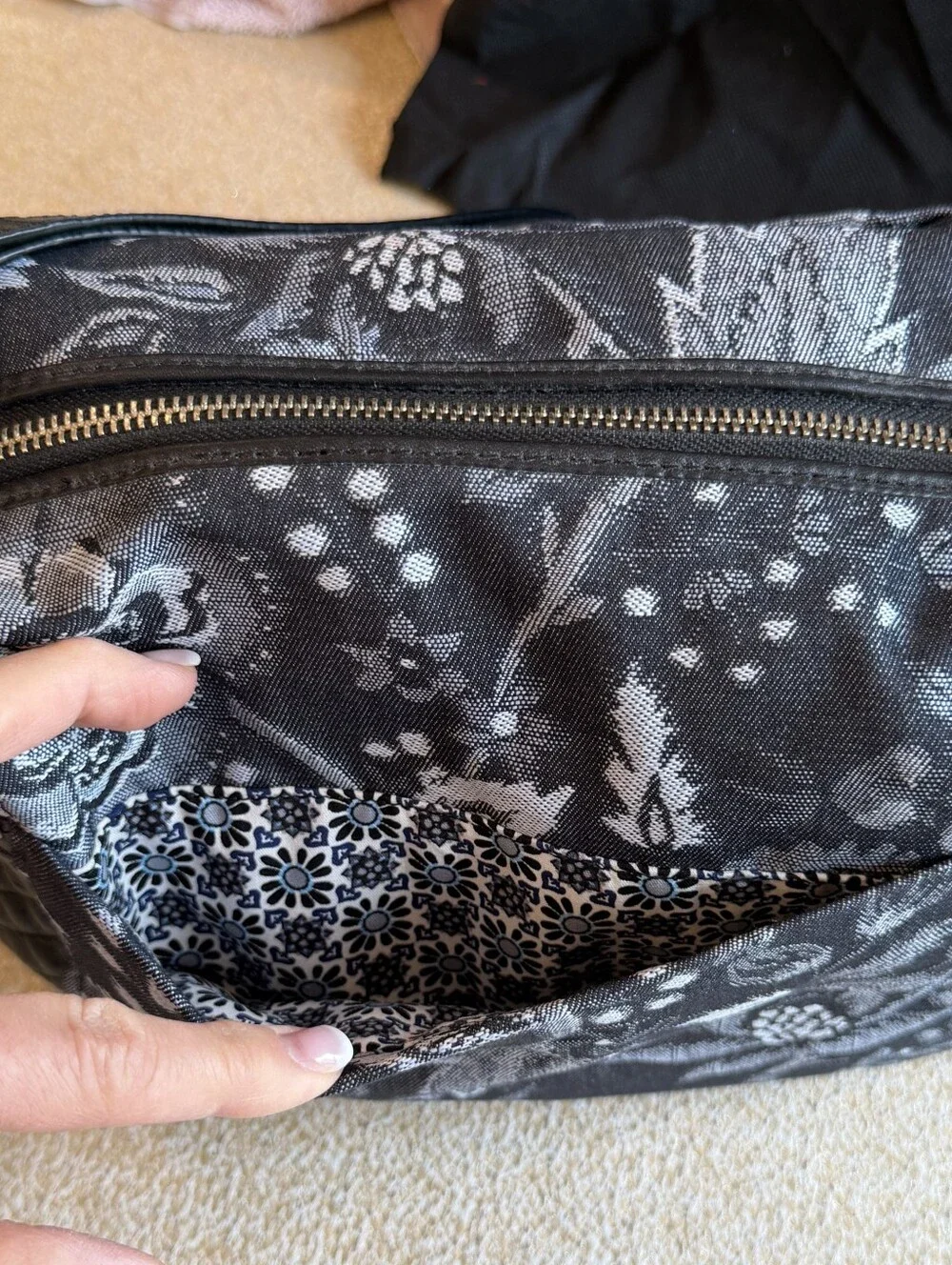 Vera Bradley Carryall Shoulder Bag Purse in Maplewood Navy, Unused New Condition